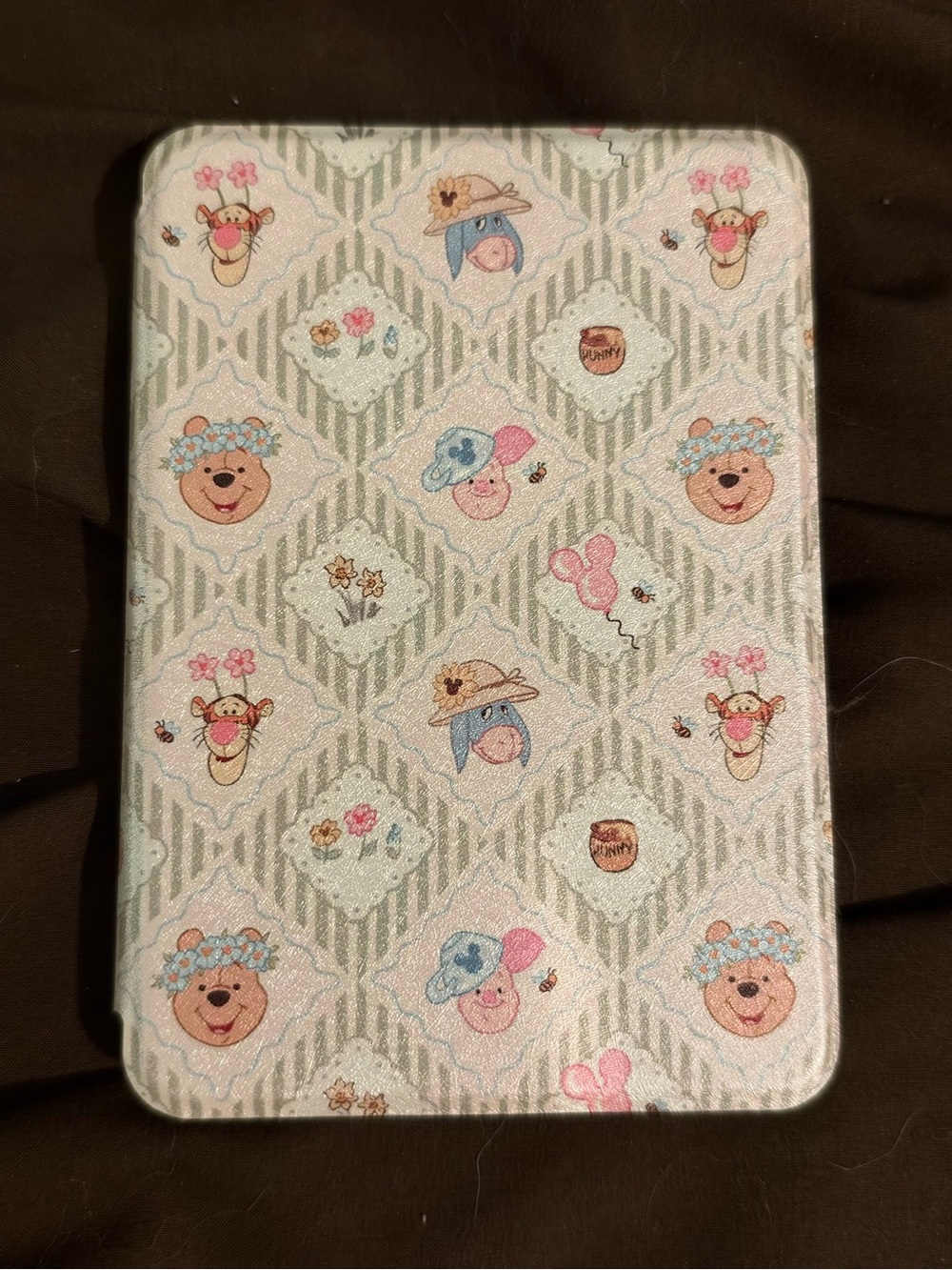 Winnie the Pooh magnetic kindle case